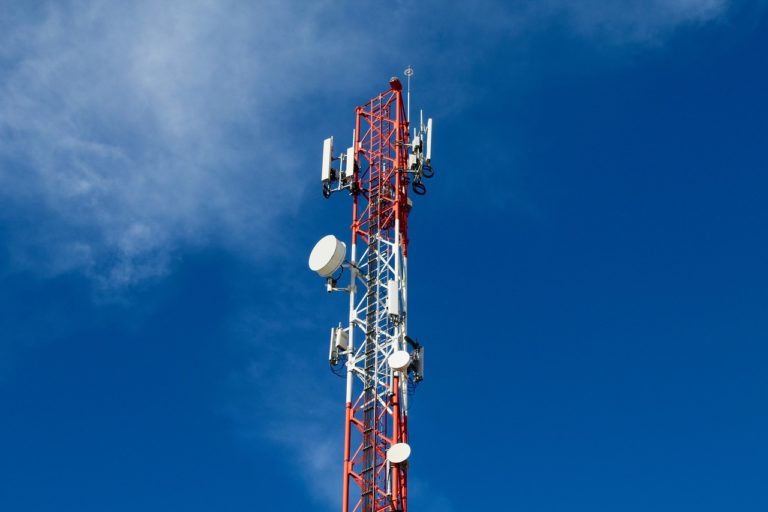 Mobile network transition to Open RAN