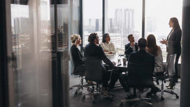 How Active Managers Use Short-Term FTSE Volatility