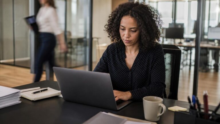 How Legal Teams Can Improve Efficiency by Automating the Contract Process